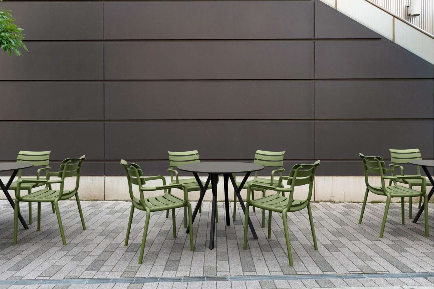 1078_FL-118-13674_FL-118-14744-2_max_90_round_table_ls3-1.jpg